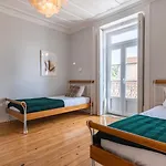 Sunny Belem Home By Lovelystay